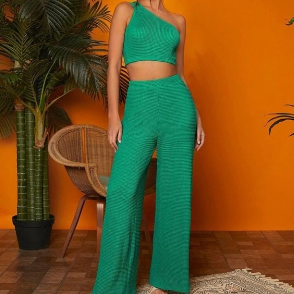 Wide Leg Pants & One Shoulder Crop Top - Picture 3 of 5